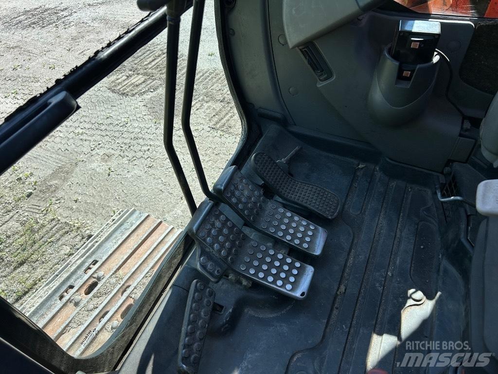 Hitachi ZX 135 US Kāpurķēžu ekskavatori
