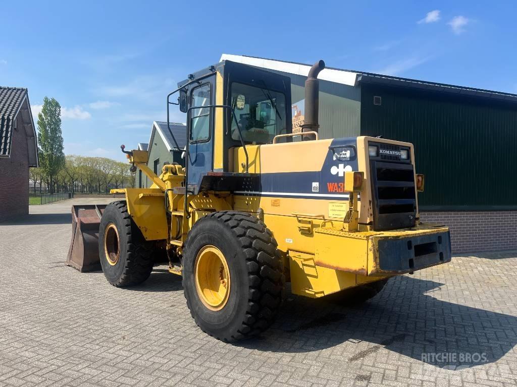 Komatsu WA 320-1 Iekrāvēji uz riteņiem