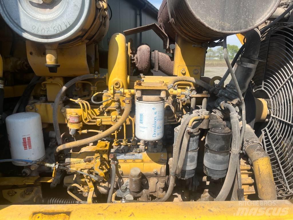 Komatsu WA 320-1 Iekrāvēji uz riteņiem