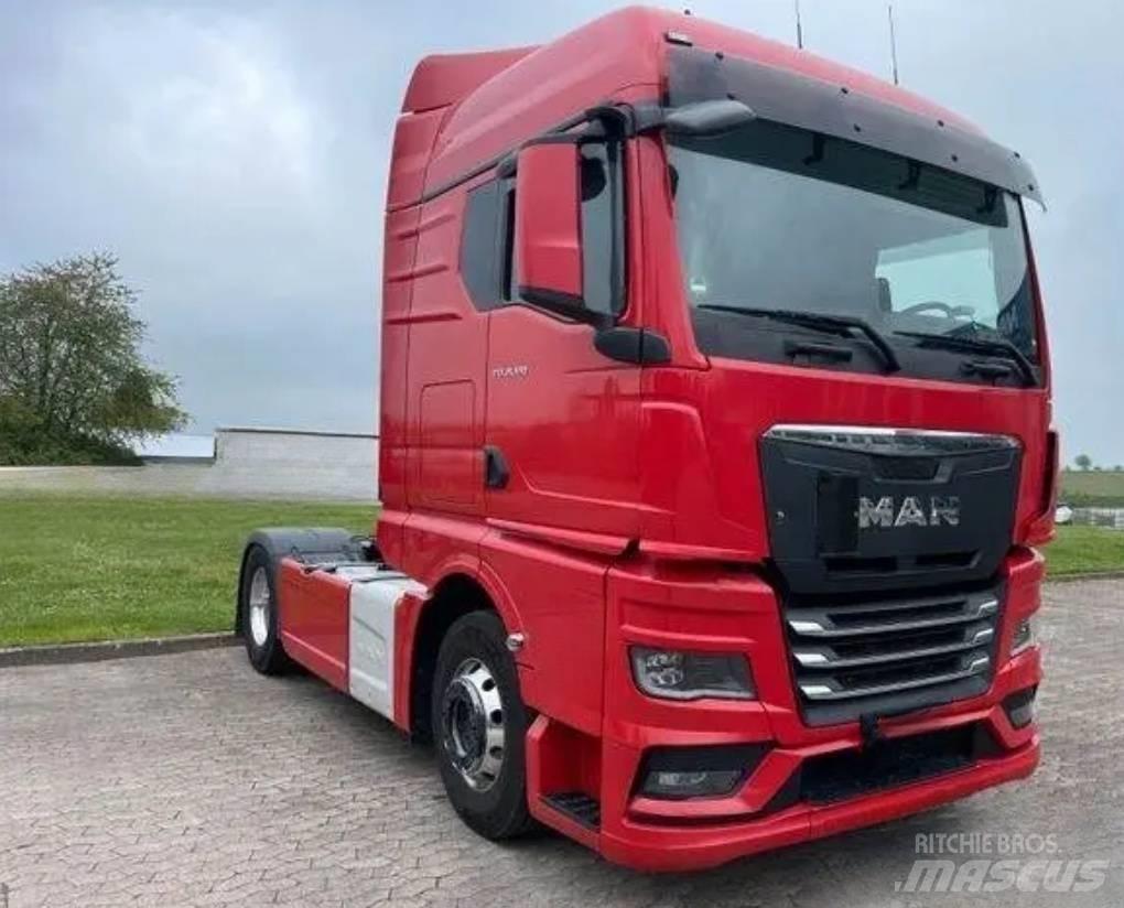 Shacman truck head Pašizgāzējs
