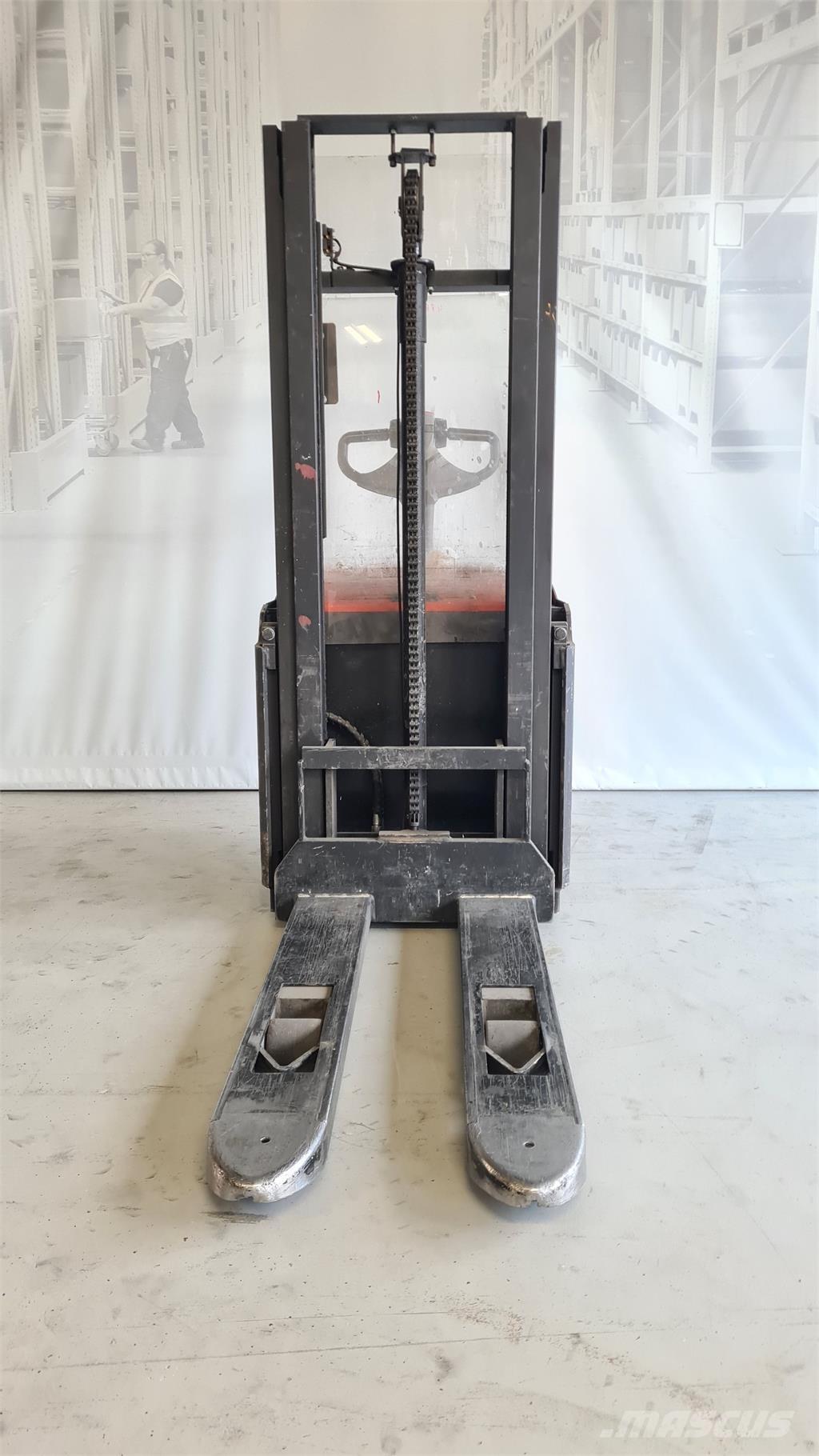 Toyota SWE120 Pašgājēji krautnētāji