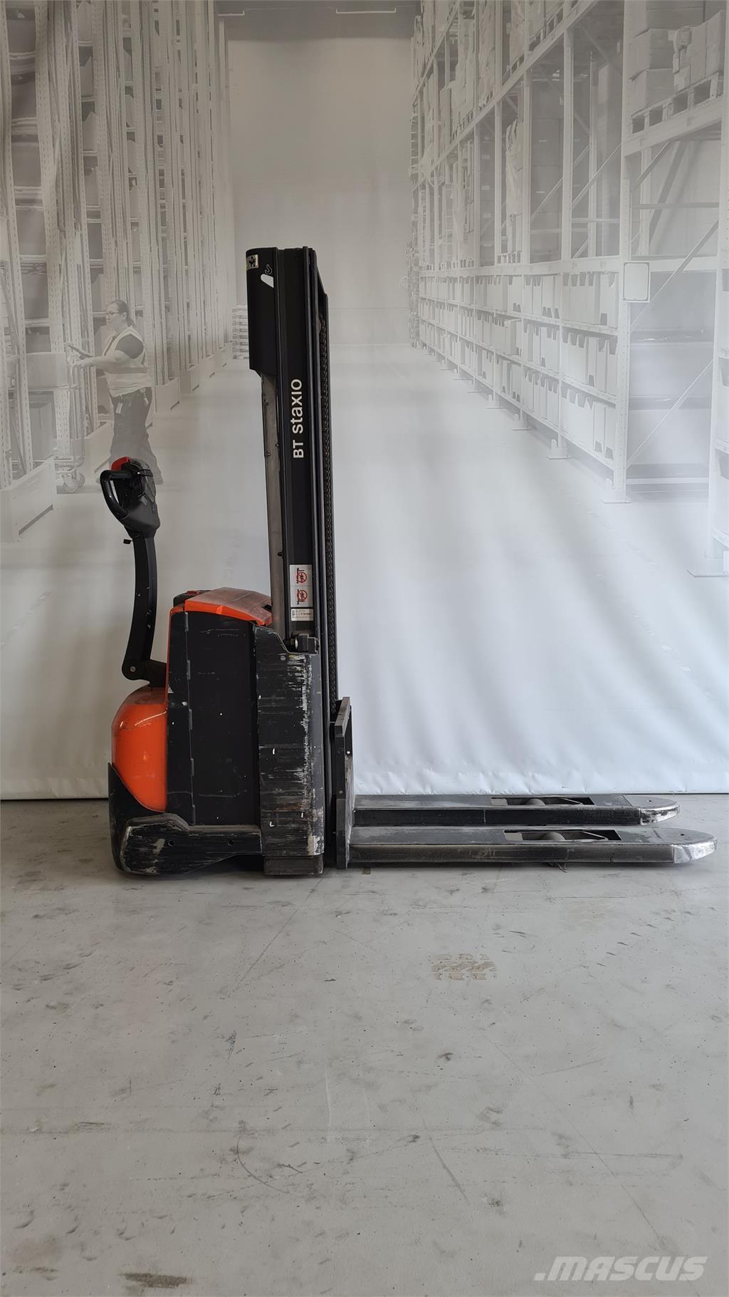 Toyota SWE120 Pašgājēji krautnētāji