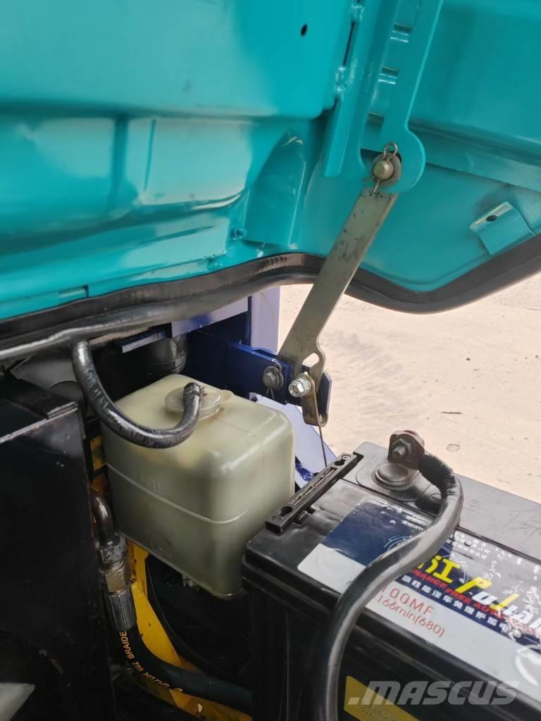 Komatsu 2.5t Tehnika ar dīzeļa dzinēju