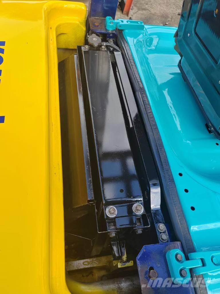 Komatsu 2.5t Tehnika ar dīzeļa dzinēju