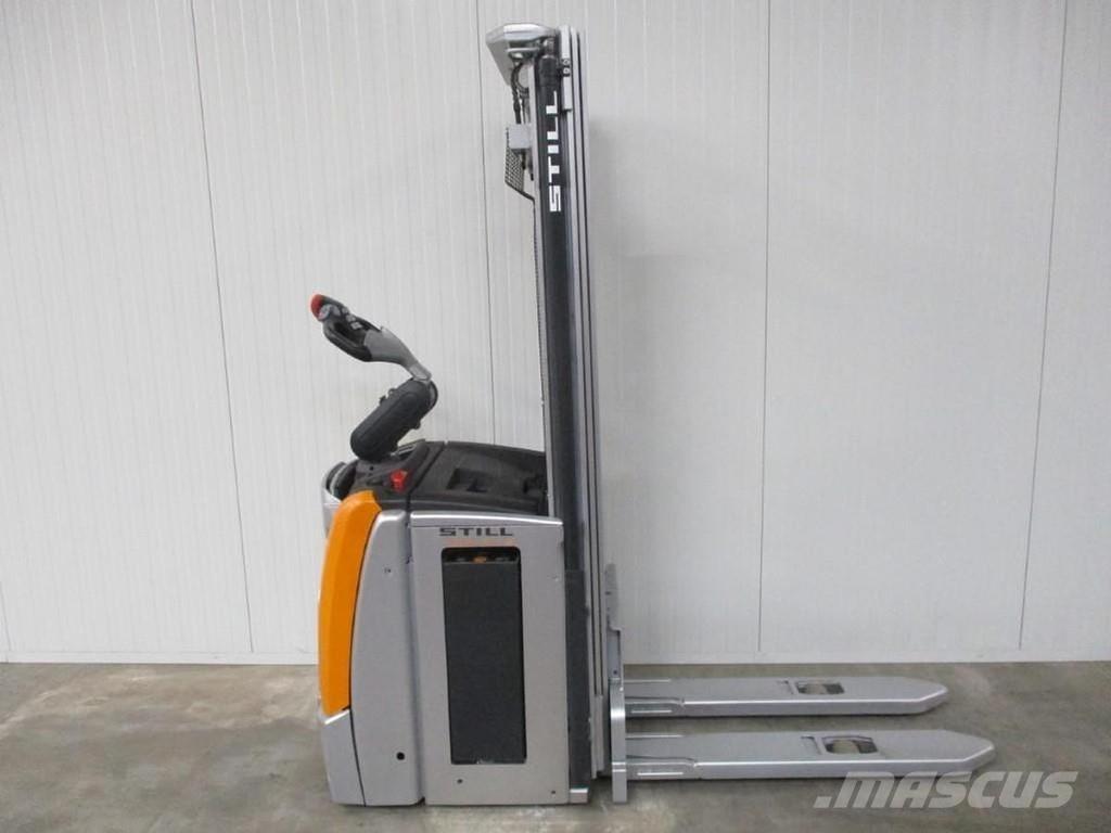 Still EXV SF14 Hidrauliskās stalažas ar platformu