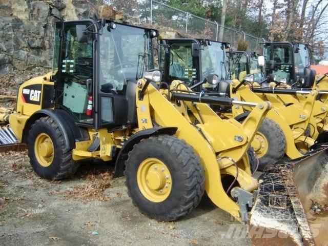 CAT 906 M Iekrāvēji uz riteņiem