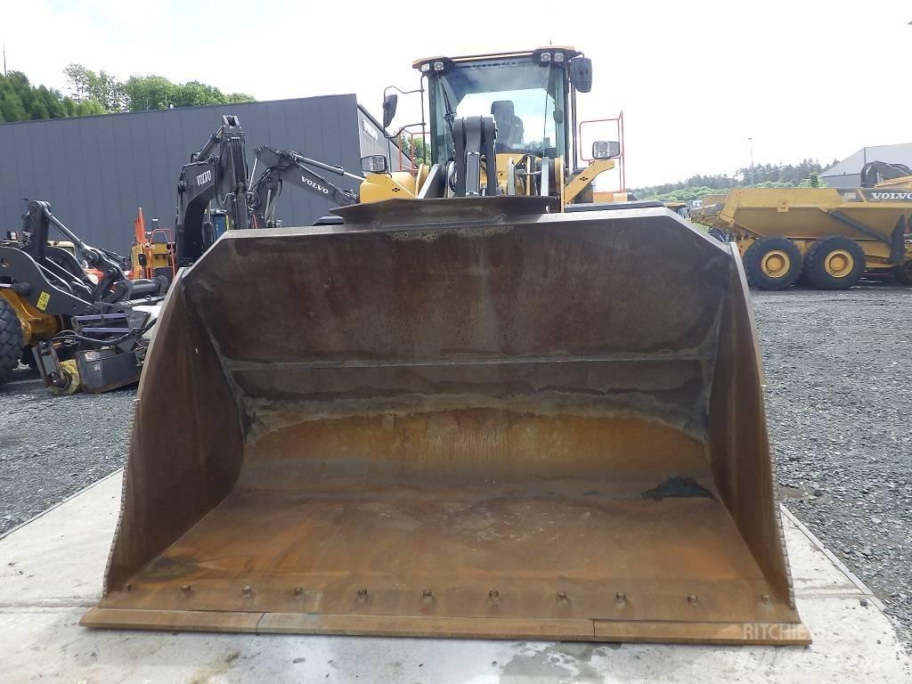 Volvo L 220 H Iekrāvēji uz riteņiem