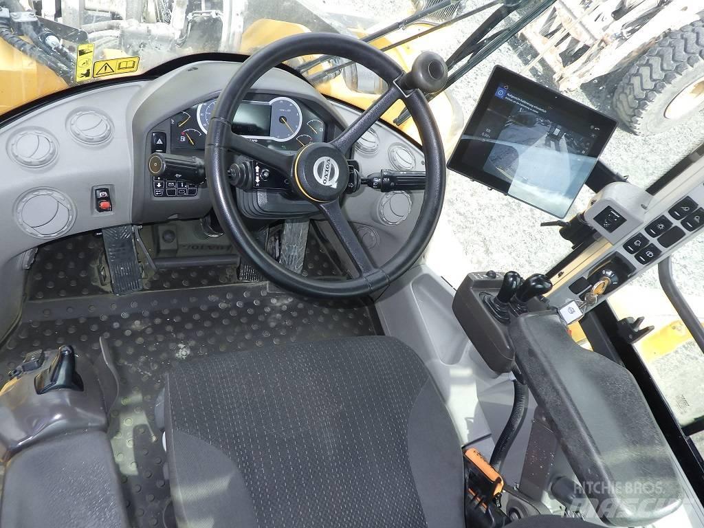 Volvo L 220 H Iekrāvēji uz riteņiem