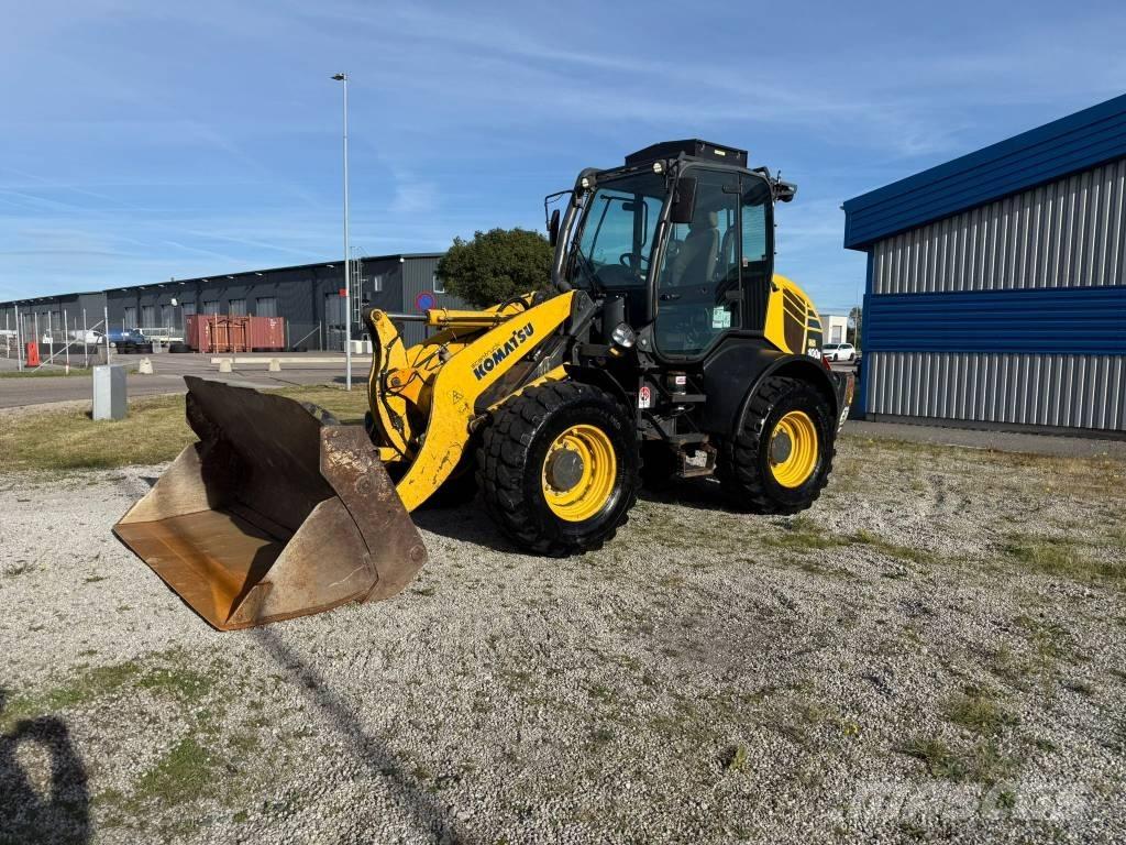 Komatsu WA 100M-7 Iekrāvēji uz riteņiem
