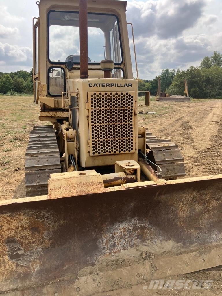 CAT D 3 B Kāpurķēžu buldozeri