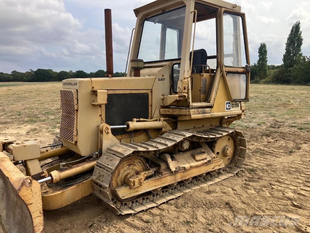 CAT D 3 B Kāpurķēžu buldozeri