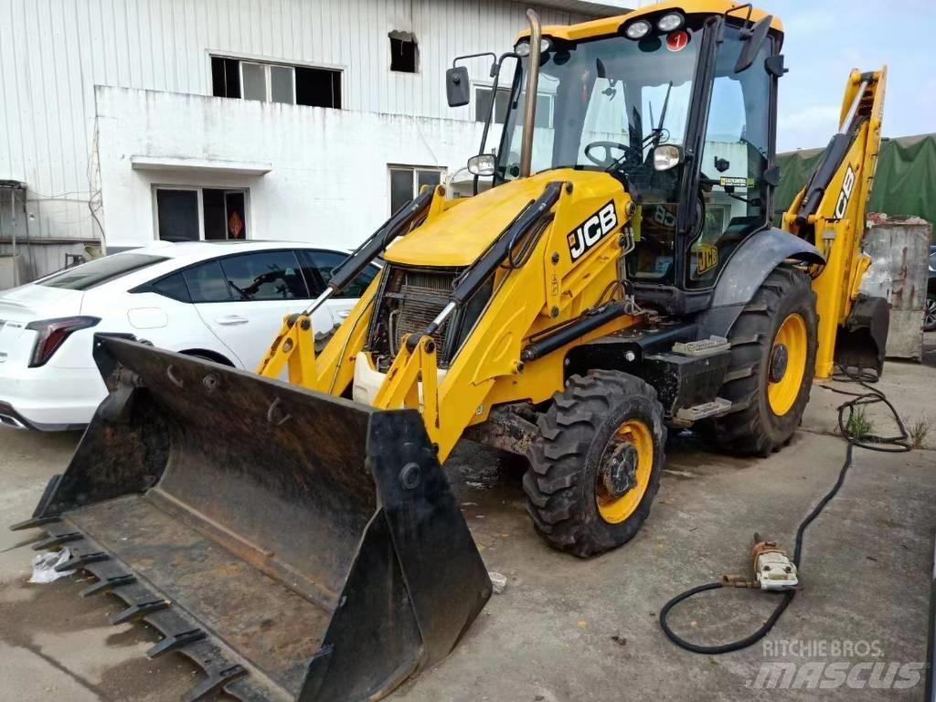JCB 3 CX Ekskavatori-iekrāvēji
