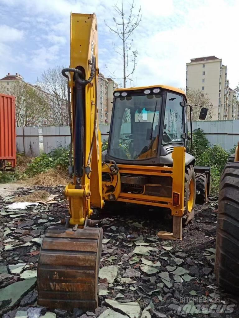 JCB 3 CX Ekskavatori-iekrāvēji