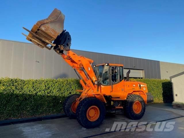 Doosan DL 200 Iekrāvēji uz riteņiem