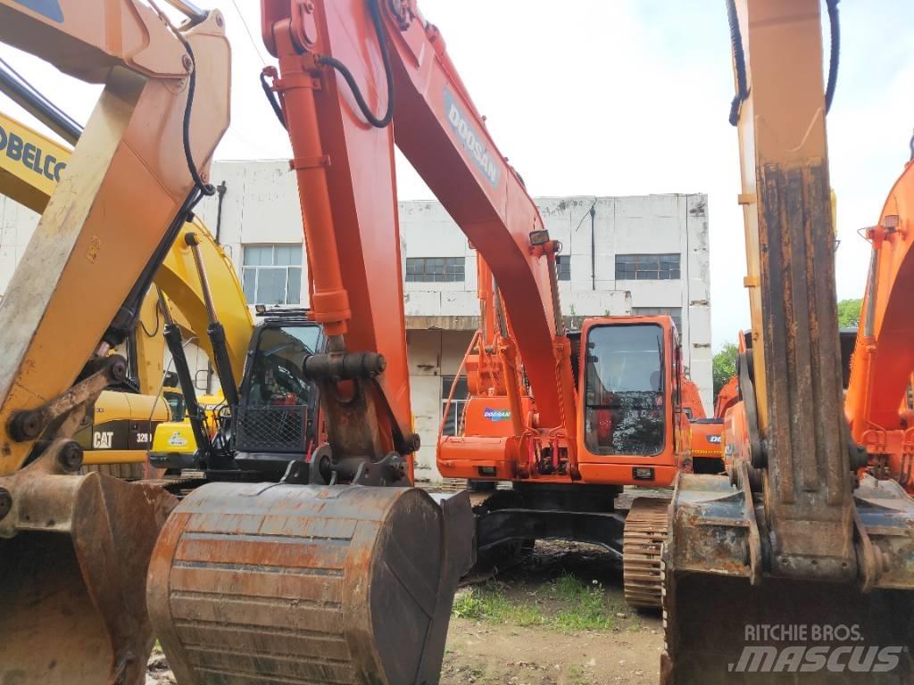 Doosan DH 215-9 Kāpurķēžu ekskavatori