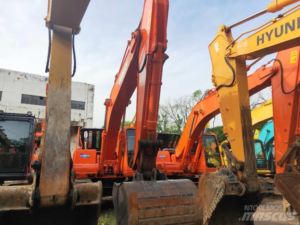Doosan DH 215-9 Kāpurķēžu ekskavatori