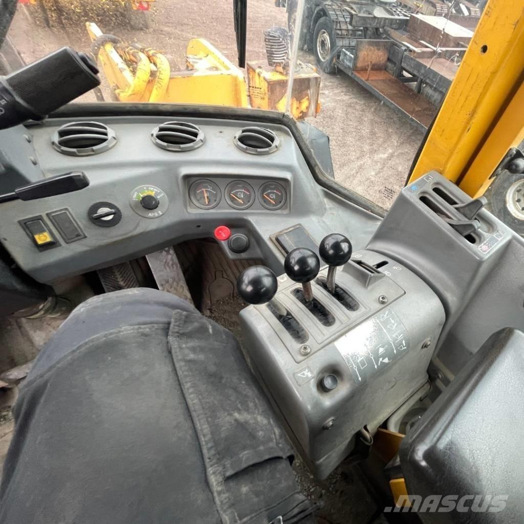 Volvo L 120 C Iekrāvēji uz riteņiem