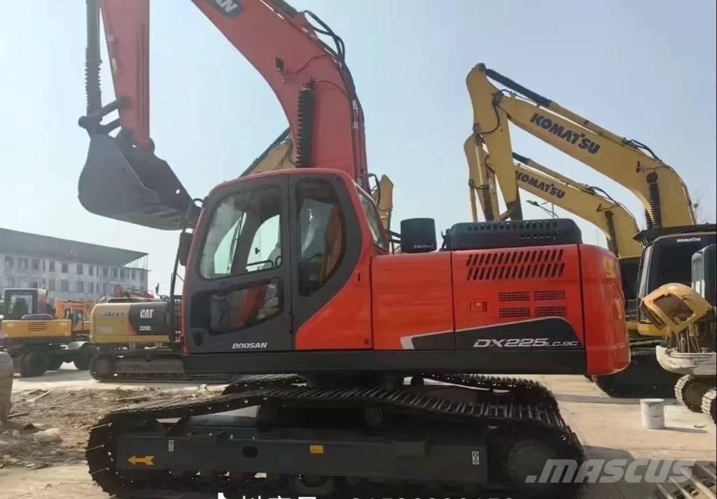 Doosan DX 225 LC Kāpurķēžu ekskavatori
