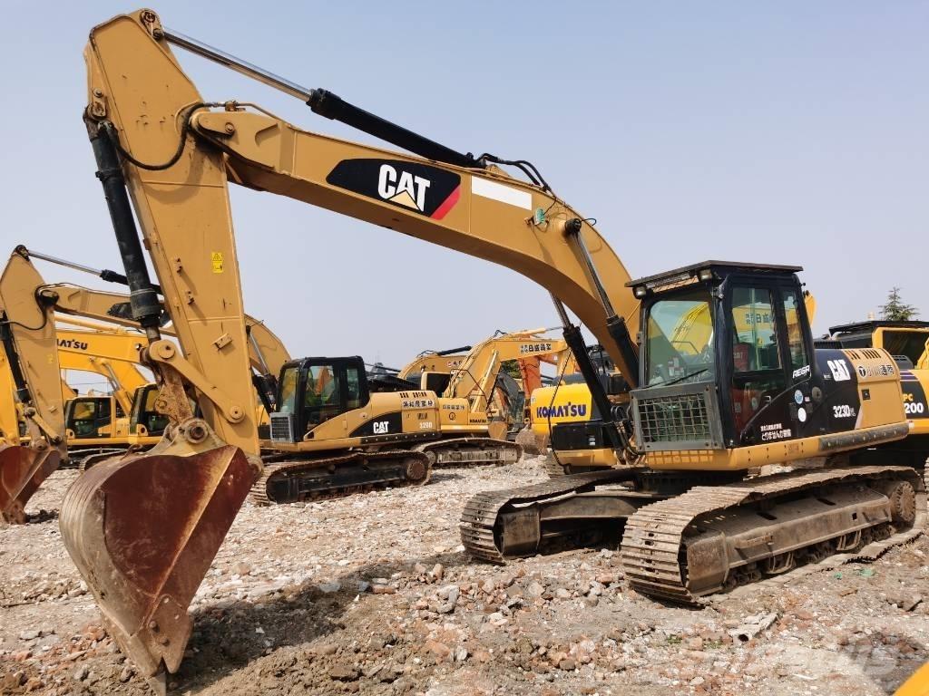 CAT 323 D L Kāpurķēžu ekskavatori