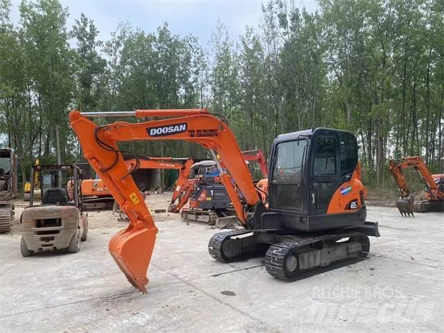 Doosan DX60 Mini ekskavatori < 7 t