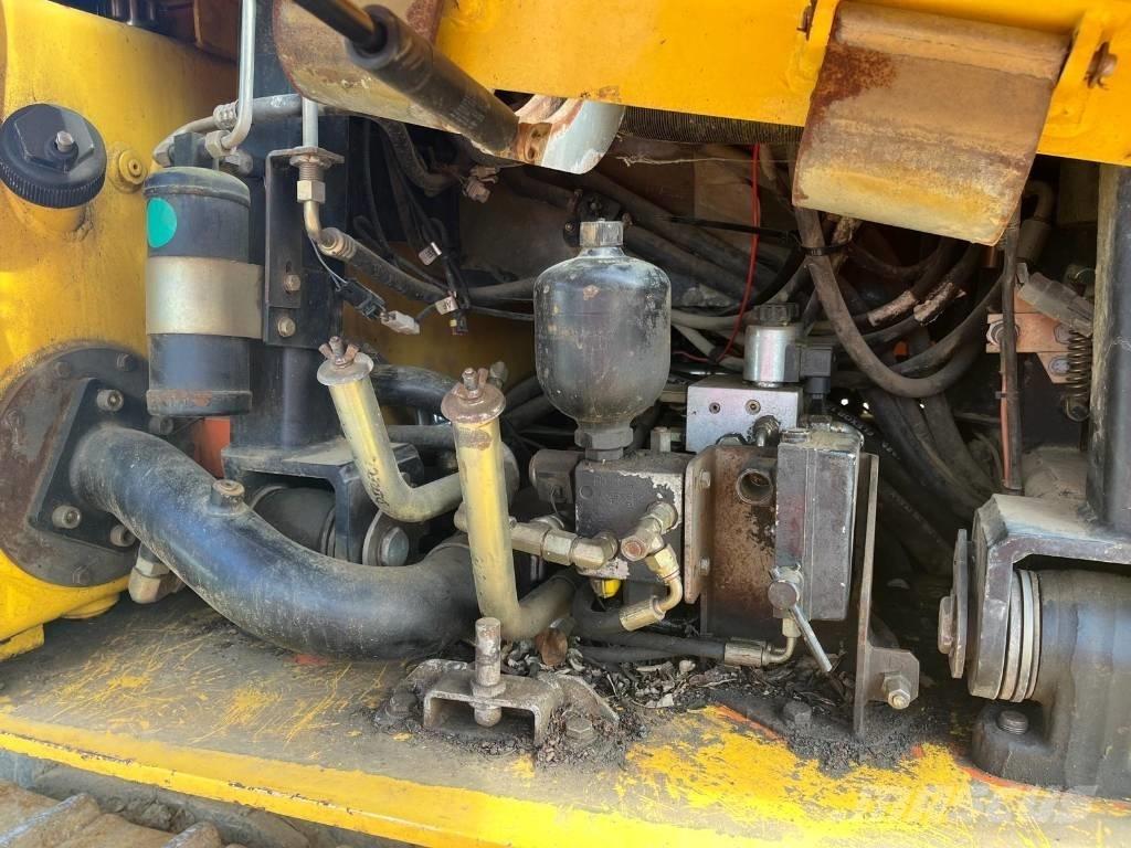 New Holland D180 Kāpurķēžu buldozeri
