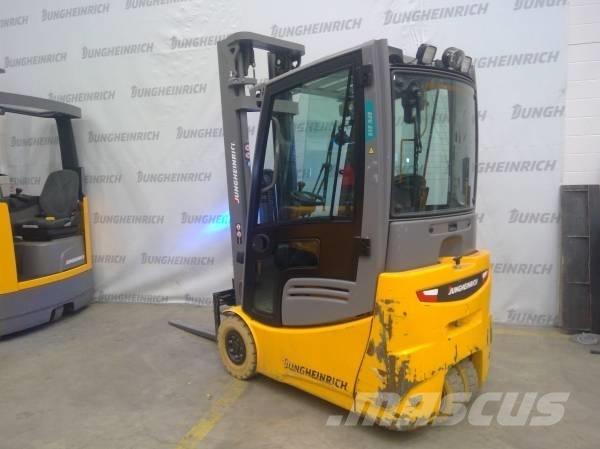 Jungheinrich EFG 215 Elektriskie iekrāvēji