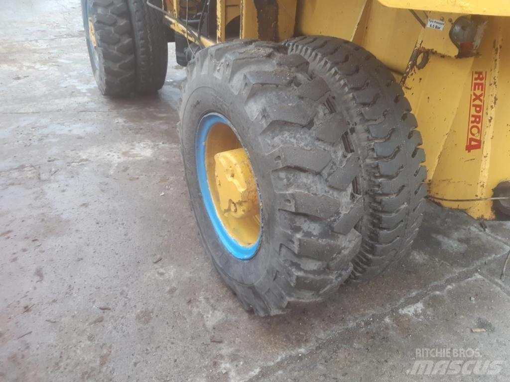 CASE WX 170 Ekskavatori uz riteņiem