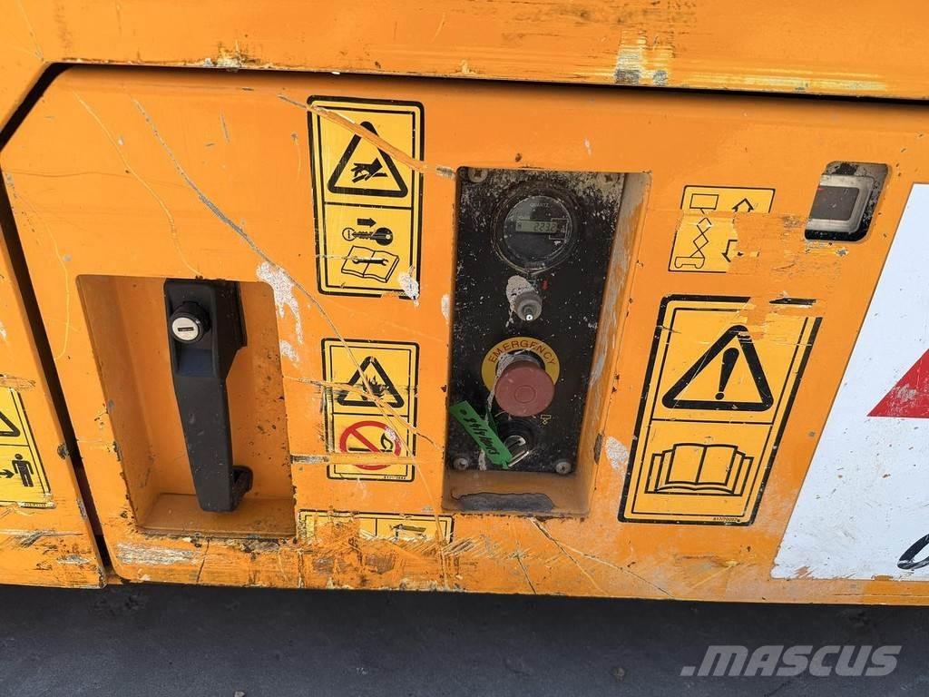 JCB S4046E Citi pacēlāji un platformas
