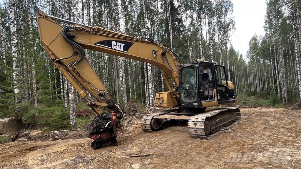 CAT 320C Kāpurķēžu ekskavatori