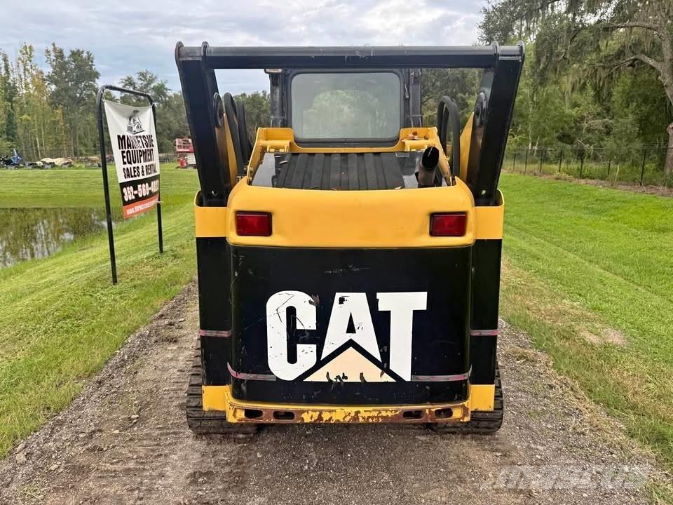 CAT 257B Lietoti riteņu kompaktiekrāvēji