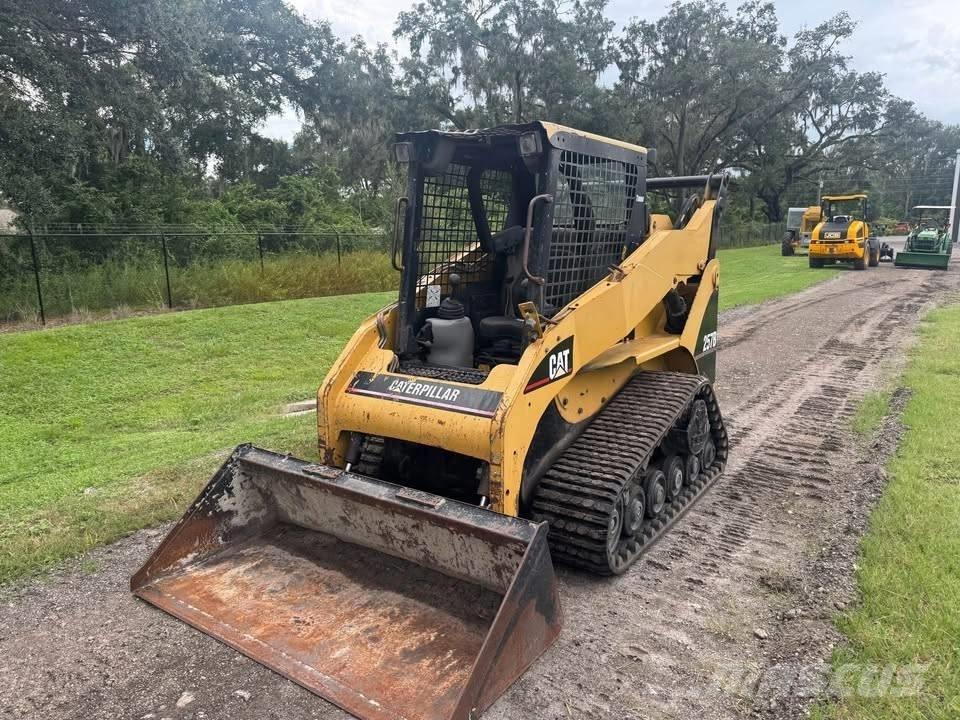 CAT 257B Lietoti riteņu kompaktiekrāvēji