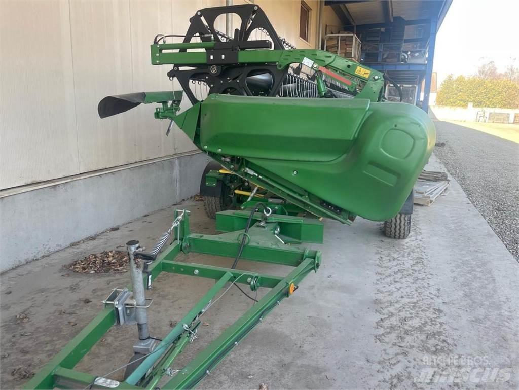 John Deere S690i Ražas novākšanas kombaini