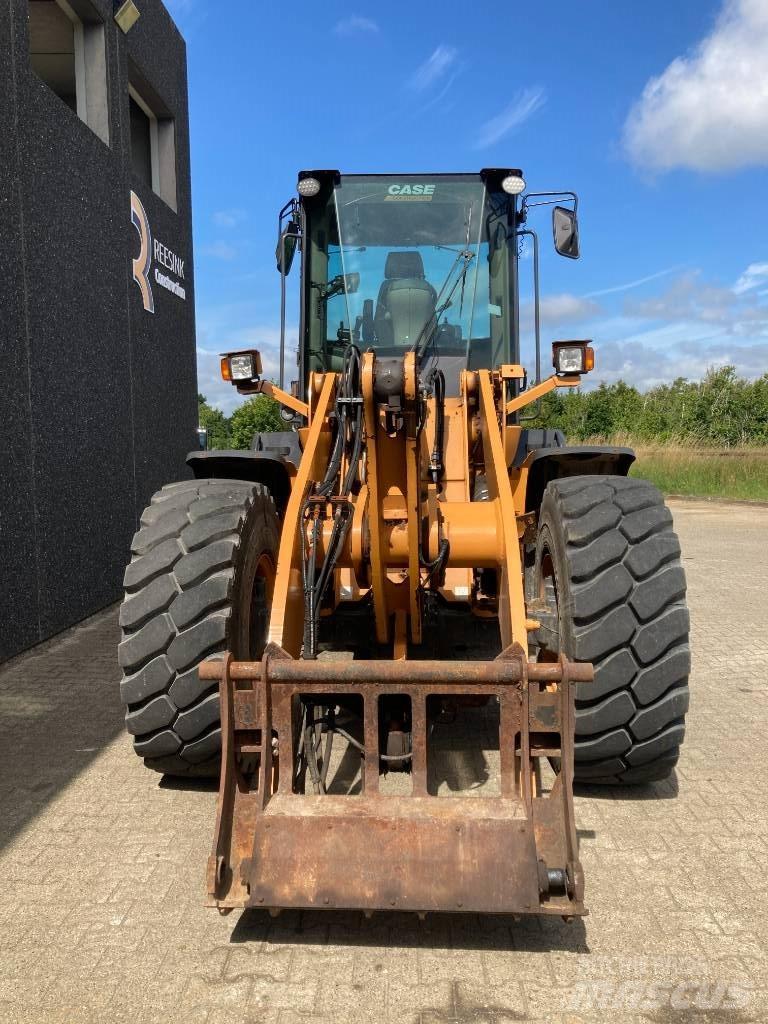 CASE 621 F XR Iekrāvēji uz riteņiem