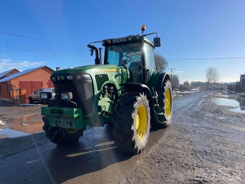 John Deere 8320 Traktori