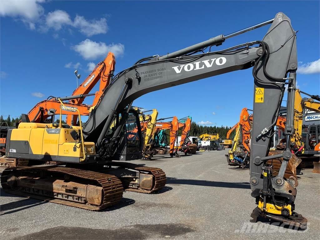 Volvo EC220DL Kāpurķēžu ekskavatori