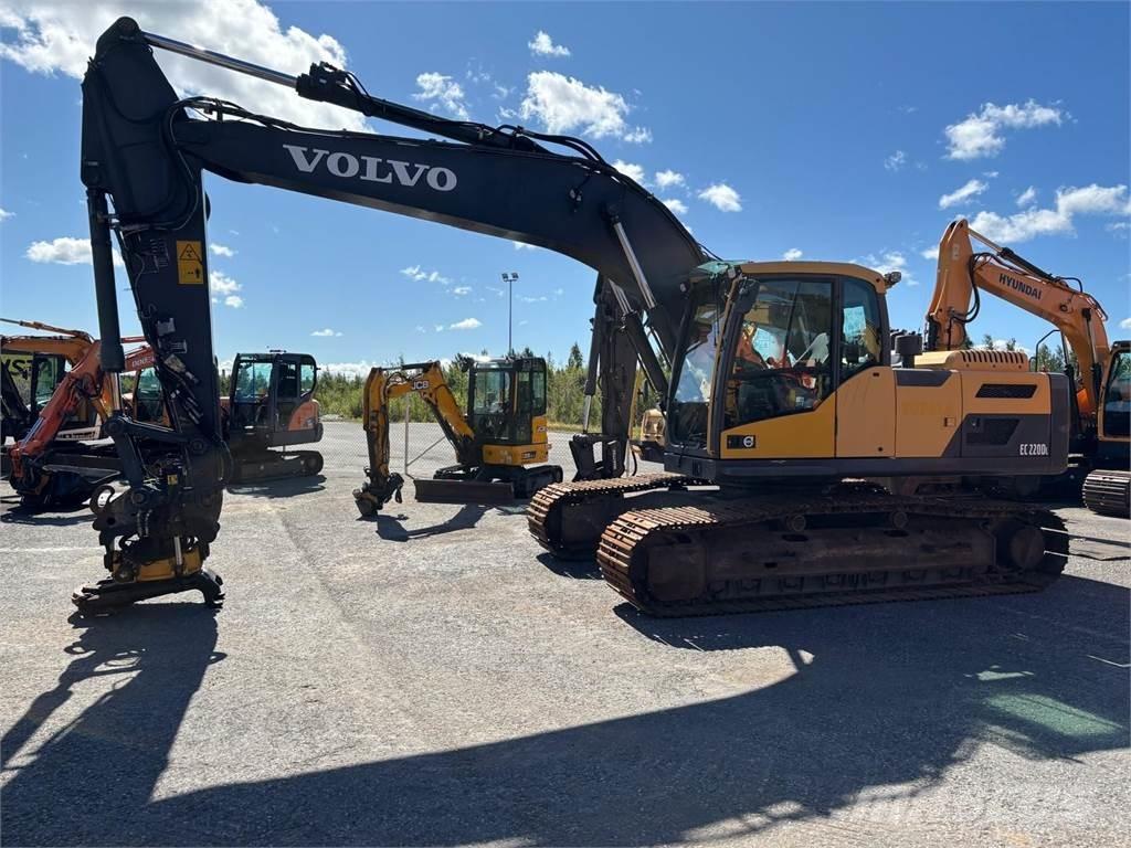 Volvo EC220DL Kāpurķēžu ekskavatori