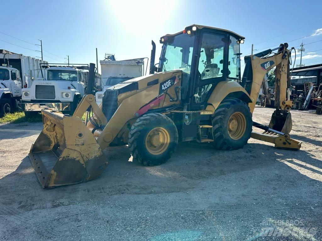CAT 420F2 Ekskavatori-iekrāvēji