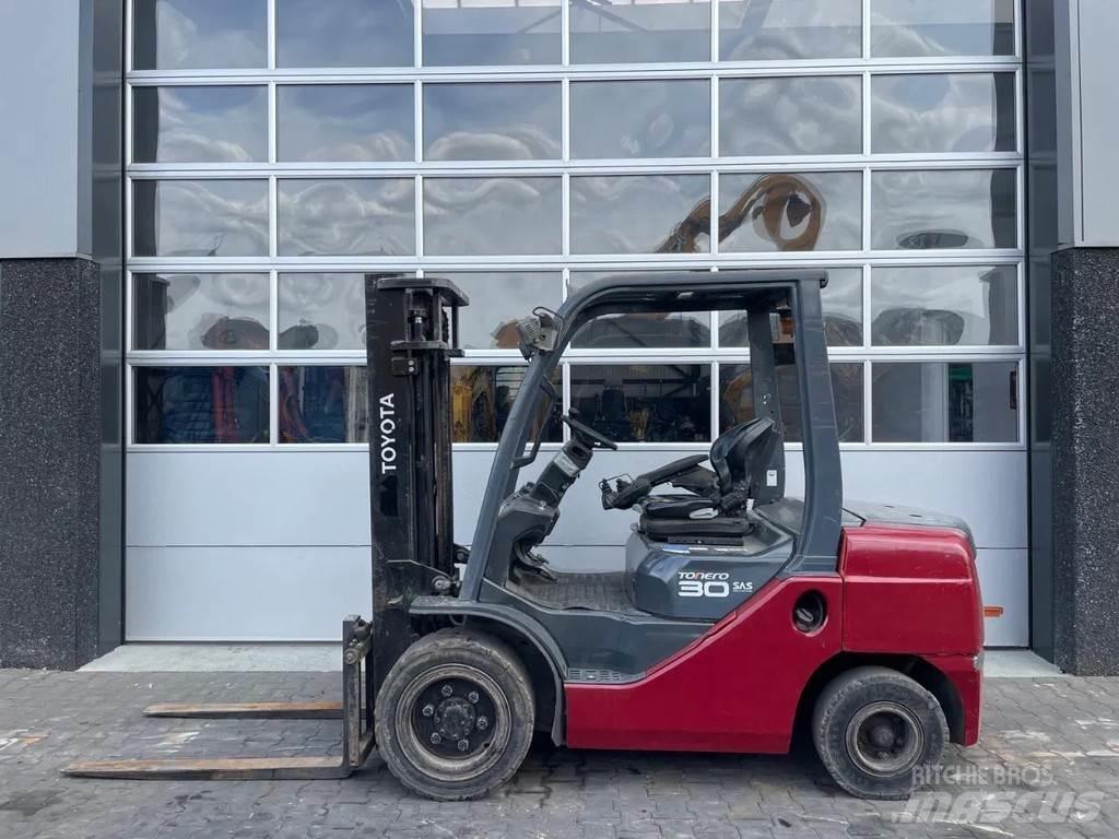 Toyota 02-8DF30 Autokrāvēji - citi