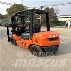 Toyota 02-7 FD F 30 Tehnika ar dīzeļa dzinēju