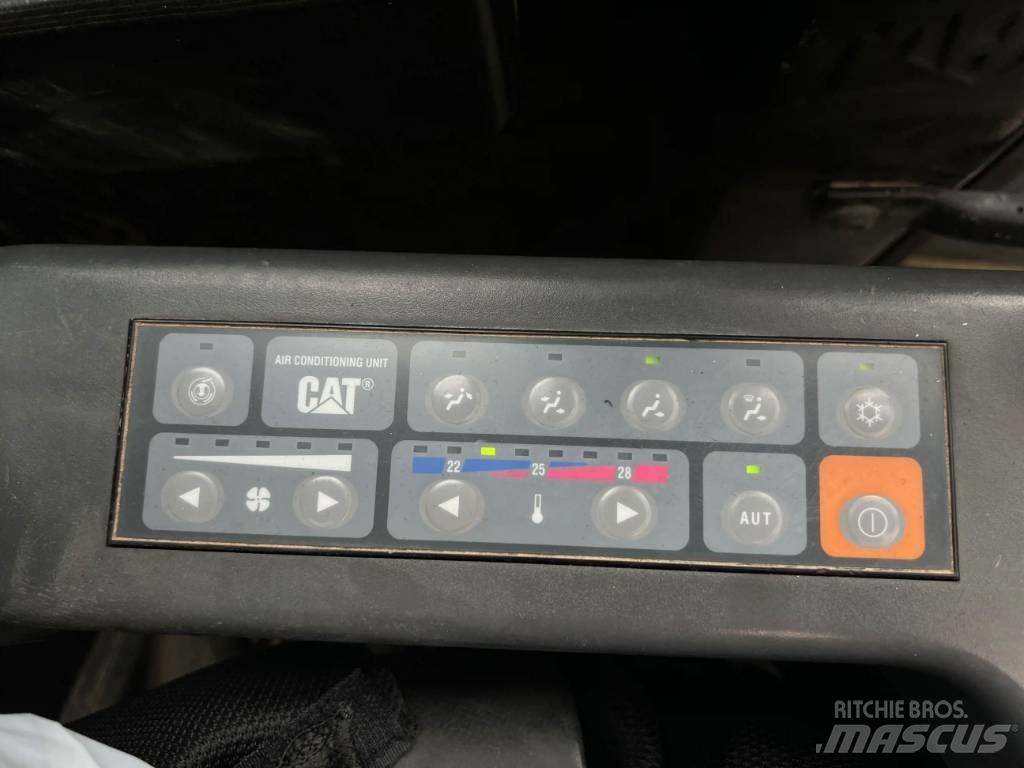 CAT 321D LCR Kāpurķēžu ekskavatori