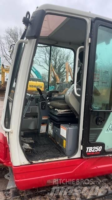 Takeuchi TB250 Mini ekskavatori < 7 t