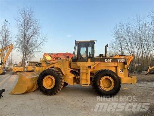 CAT 950 F Iekrāvēji uz riteņiem