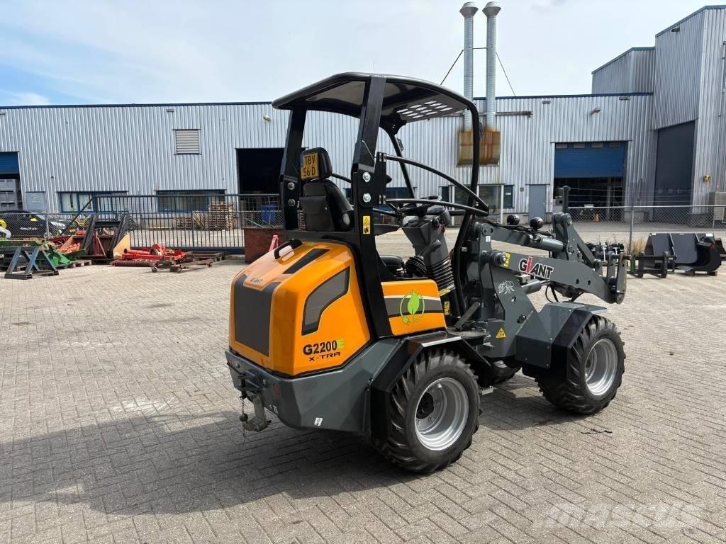 Giant G2200 E Xtra Mini iekrāvēji
