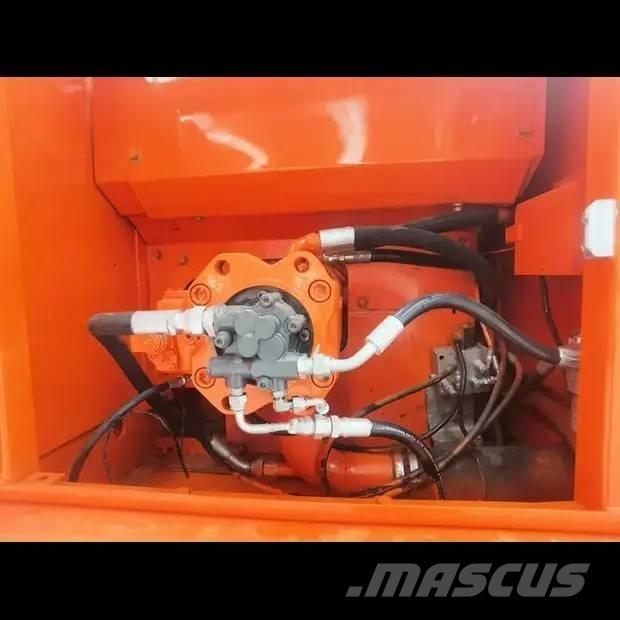 Doosan DX 225 LC Kāpurķēžu ekskavatori