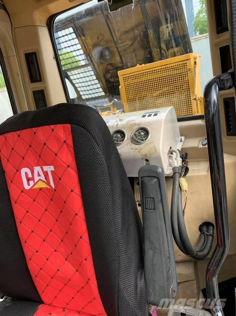 CAT 325 B L Kāpurķēžu ekskavatori