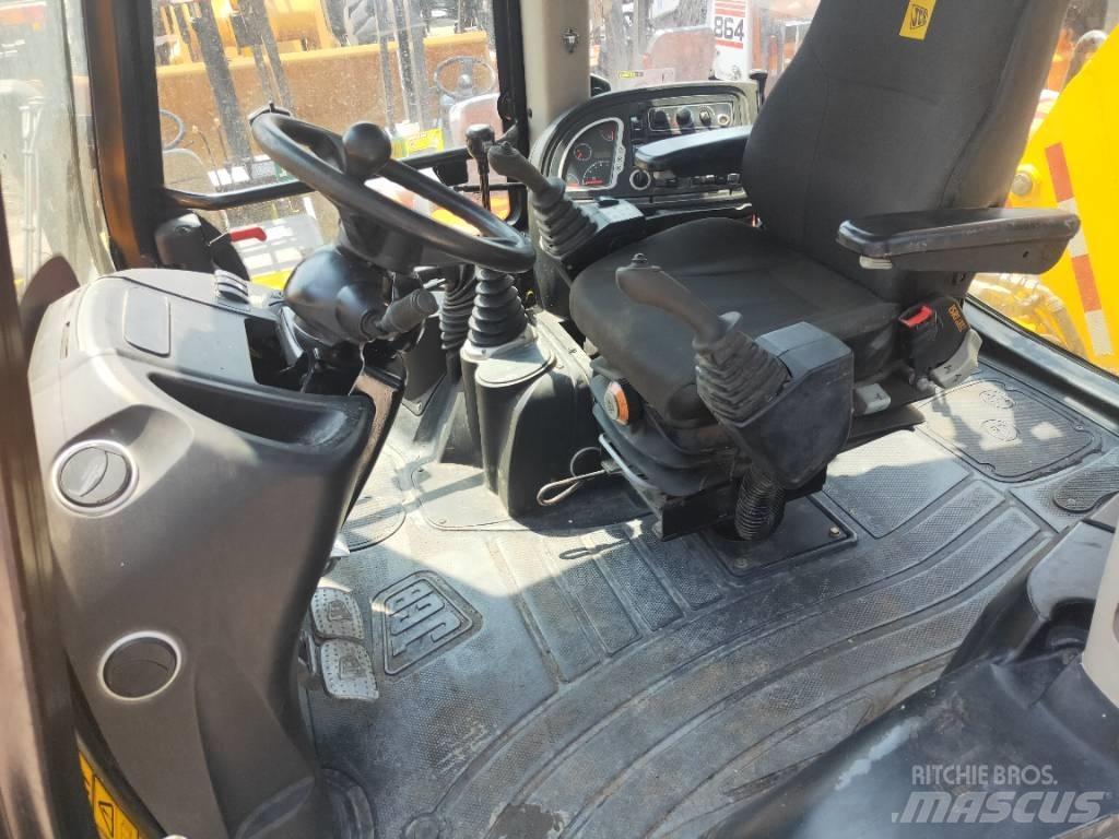 JCB 4CX Ekskavatori-iekrāvēji