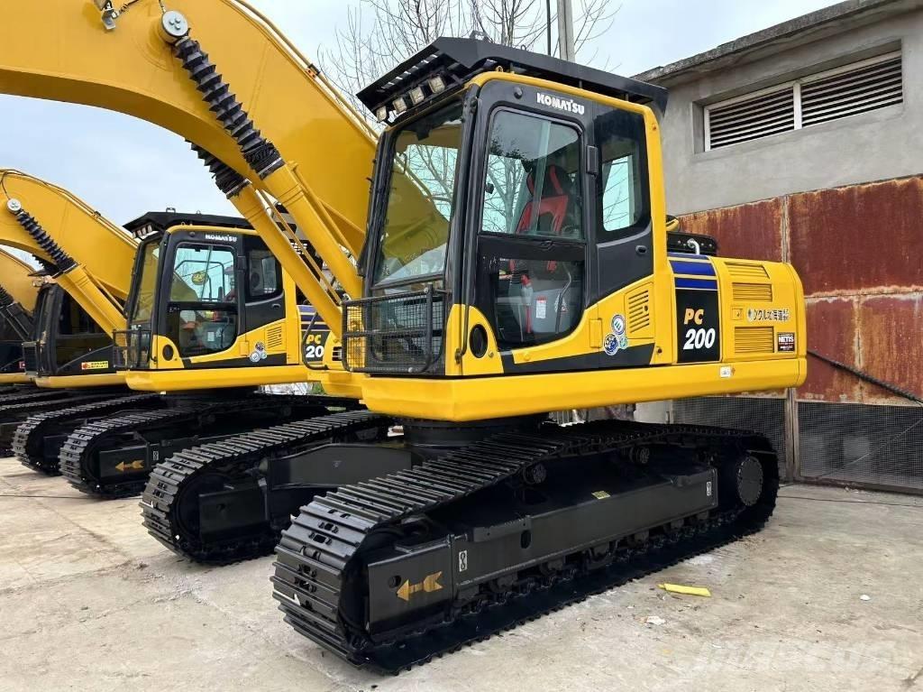 Komatsu 200 Kāpurķēžu ekskavatori