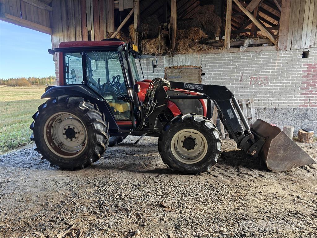 Valtra A95N Traktori