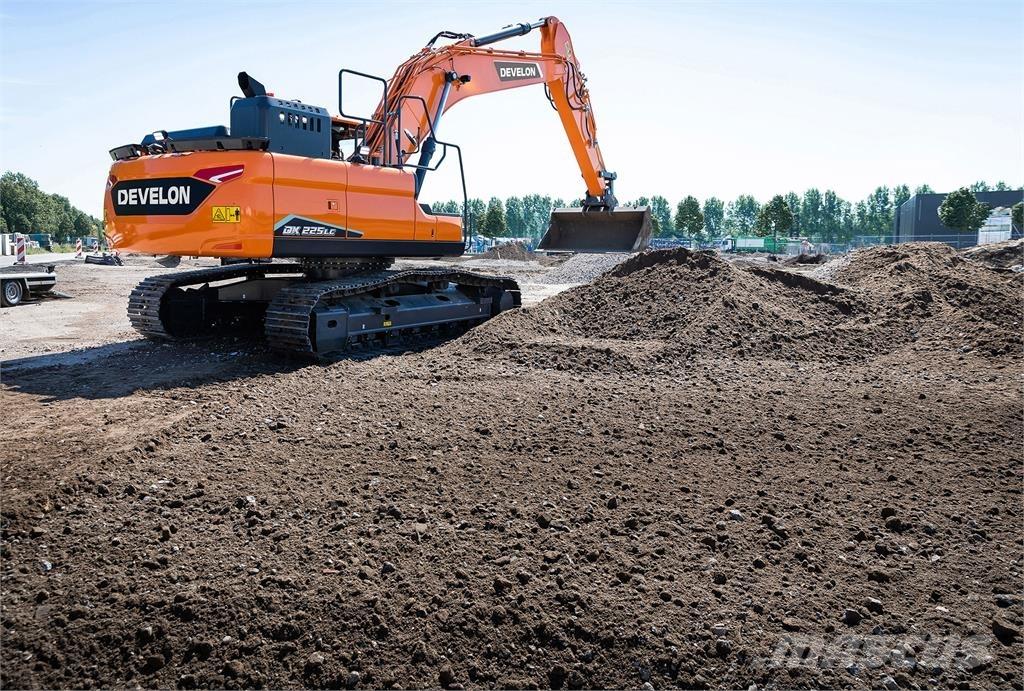 Develon DX225LC-7 Kāpurķēžu ekskavatori