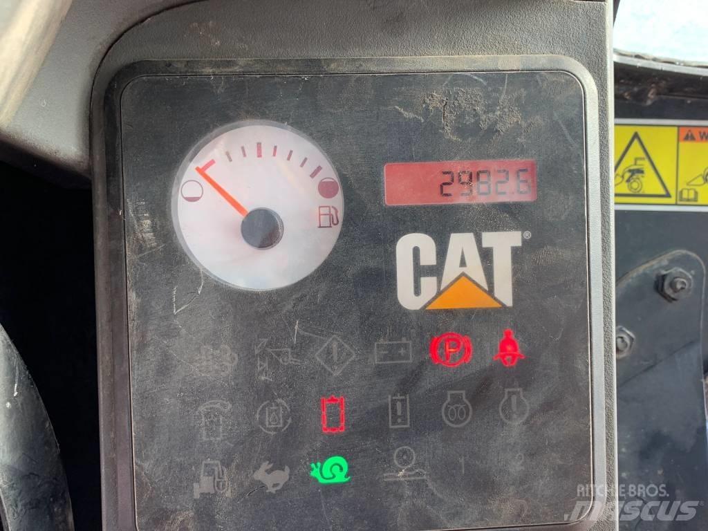 CAT 299 C Lietoti riteņu kompaktiekrāvēji